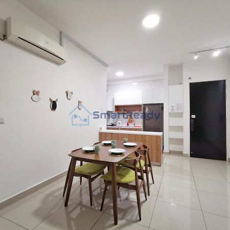 Twin Galaxy Suites By Sr Home ยะโฮร์บาห์รู ภายนอก รูปภาพ